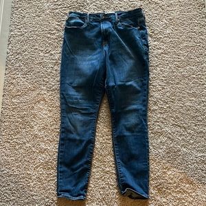Frame skinny jeans size 31  measures 15 1/2 inches across.